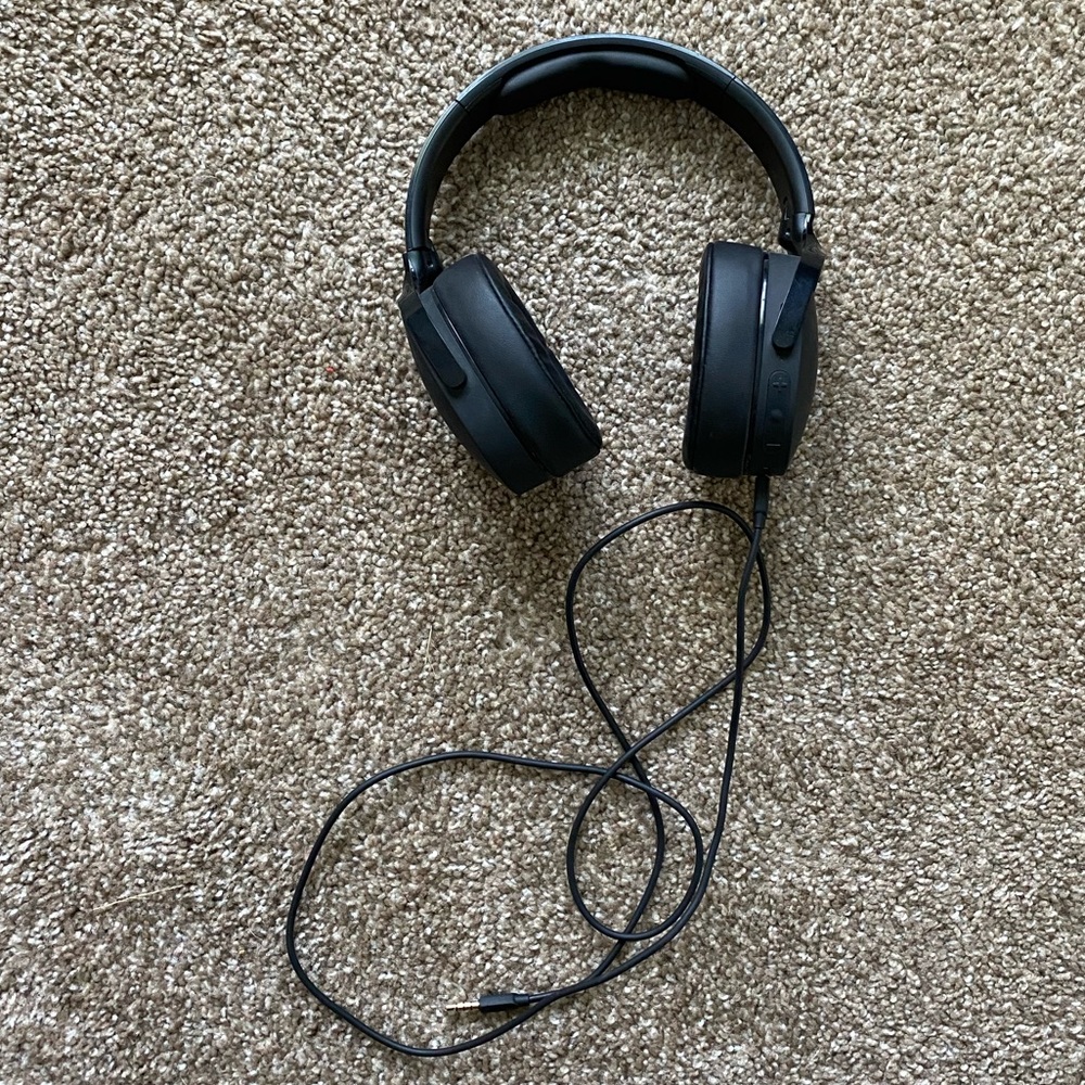 Skull candy blue tooth headphones